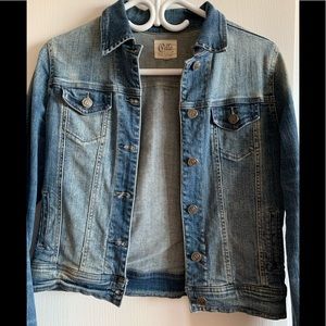 Jean Jacket size Medium form fitting yet very stretchy and comfy. Brand is Cello